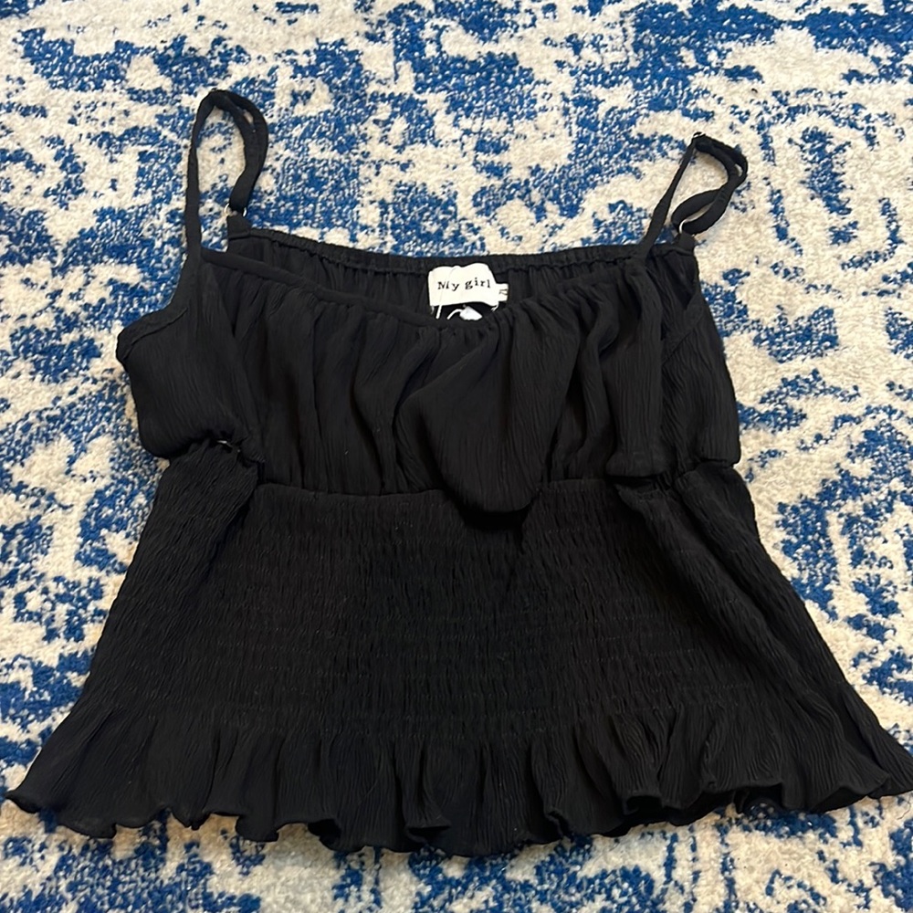 Black tag on top